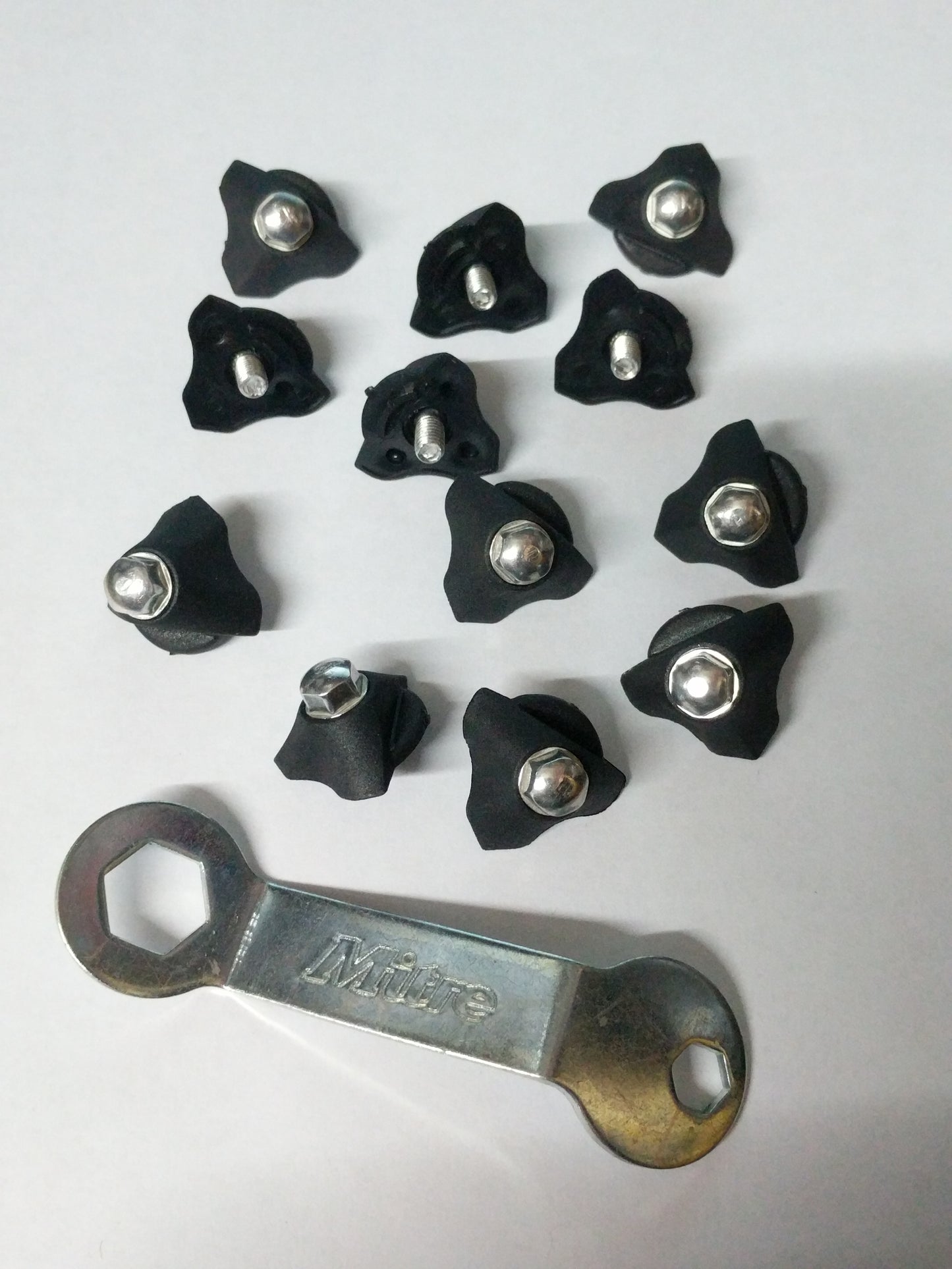 Mitre Replacement football studs set with spanner m/s/s plus aluminium tip