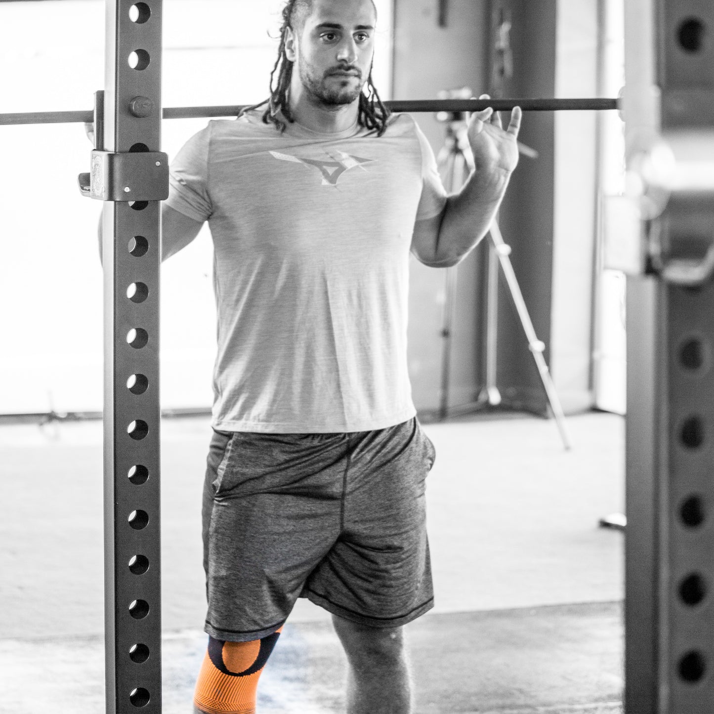 BEARHUG KNEE COMPRESSION SUPPORT SLEEVE FOR ARTHRITIC RELIEF & GENERAL PAIN RECOVERY - BAMBOO