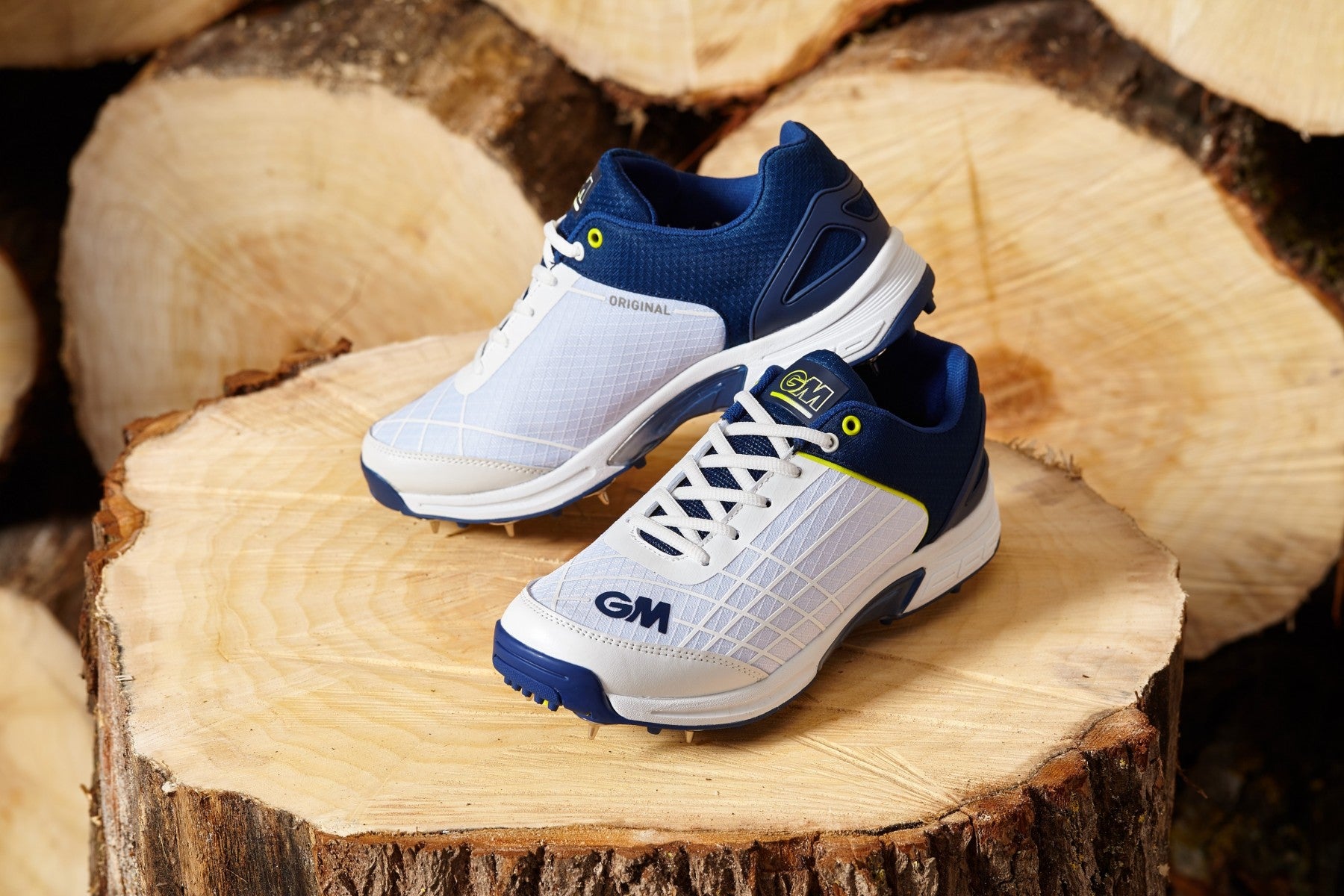 Online shop 2024 sneakers original